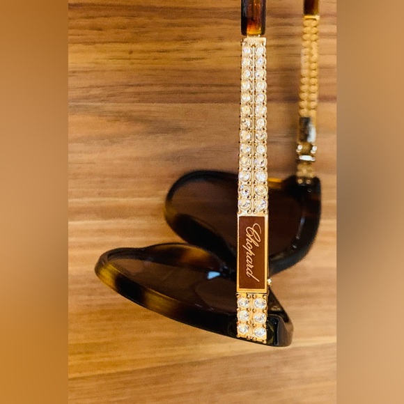 New Women’s Chopard Sunglasses - Picture 10 of 10
